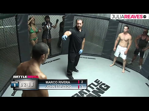 ❤️ Ultimate Fighter трахает як духтари рақами рост пас аз мубориза дар ҳалқаи ️ Шлюсҳо дар мо