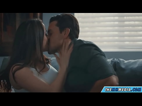❤️ Ҷинси ошиқона бо модари хубе ️ Шлюсҳо дар мо