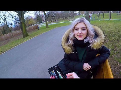 ❤️ Кончаҳои гарми бегонаро барои пул фурӯ мебарад - минет дар парк аз ҷониби Ева Элфи ️ Шлюсҳо дар мо